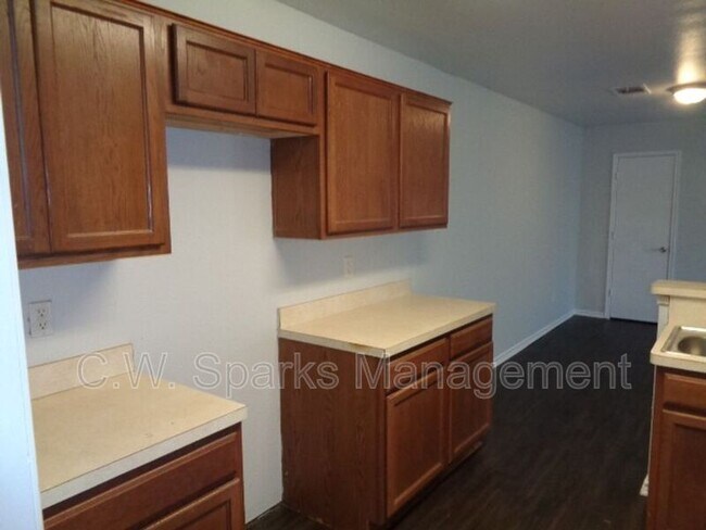 Building Photo - 13651 Biggs St