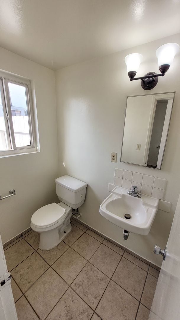 Building Photo - 8031 Fillmore Dr