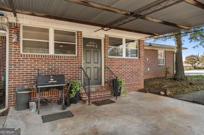 Building Photo - 5122 Lavista Rd