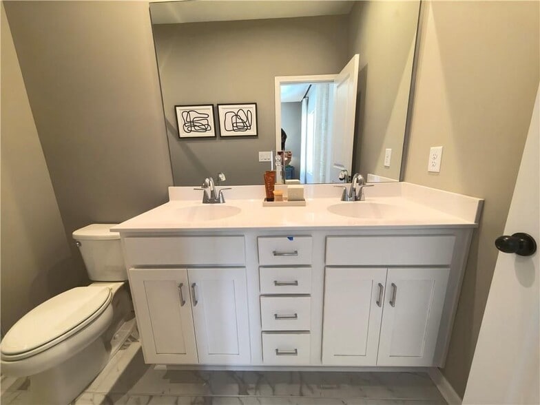 Building Photo - 2821 Beacon Bend Xing