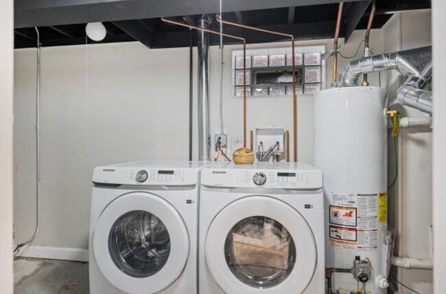 Building Photo - 3222 S 52nd Ct