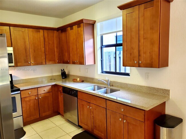 Building Photo - 9731 NW 10 Terrace