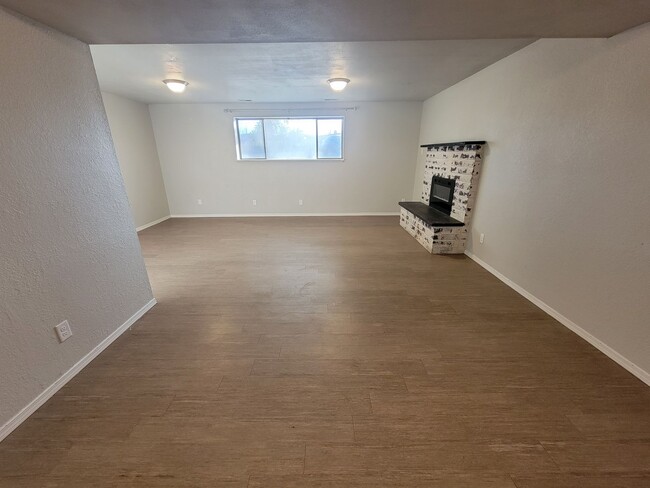 Building Photo - Remodeled 4 Bedroom 2 Bath Home for Rent C...
