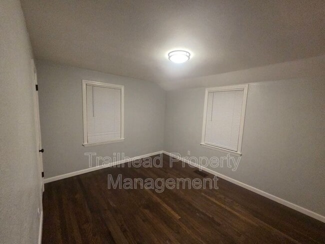 Building Photo - 618 NE 43rd St