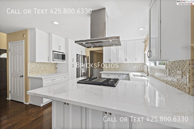 Building Photo - Luxurious 5-bedroom home in Sammamish with...