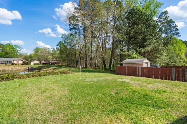 Building Photo - Welcoming 4-bed, 2.5-bath home in Durham offers thoughtful touches throughout.