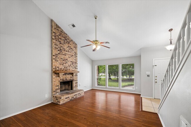 Building Photo - 2 Goldthread Ct