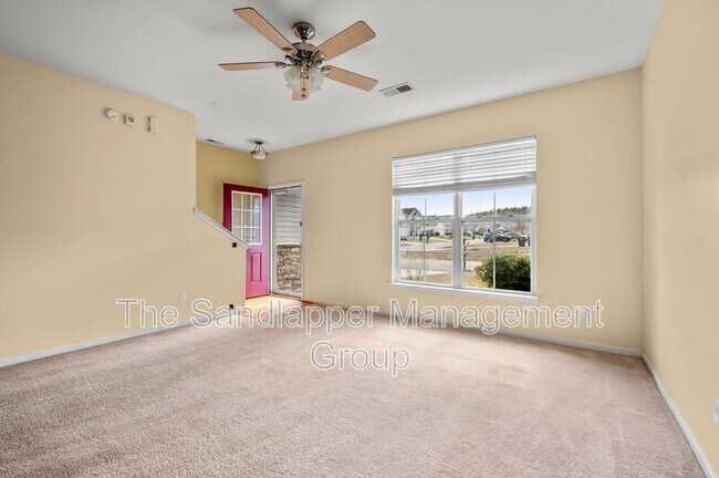 Building Photo - 217 Meadow Wood Rd