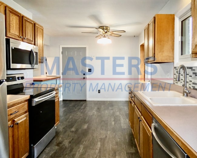 Building Photo - 3 Bedroom House for Rent