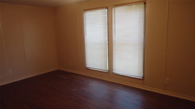 Building Photo - 108 Gossett St