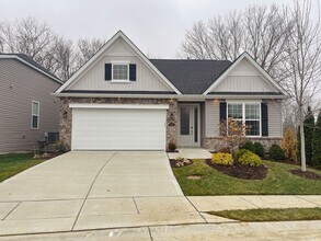 Building Photo - Beautiful Newer Home in Excellent Condition – 3 Bed / 3 Bath – 2,810 Sq Ft