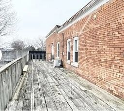 Building Photo - Large 2 bedroom 1 & 1/2 bath with laundry hookups in the unit