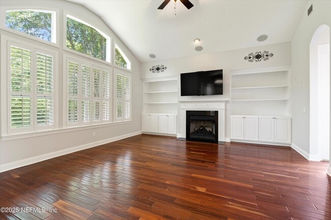 Building Photo - 713 Carthage Pl