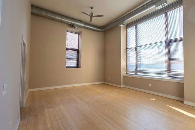 Building Photo - Cozy 1Bed/1Bath with Loft in Downtown Balt...