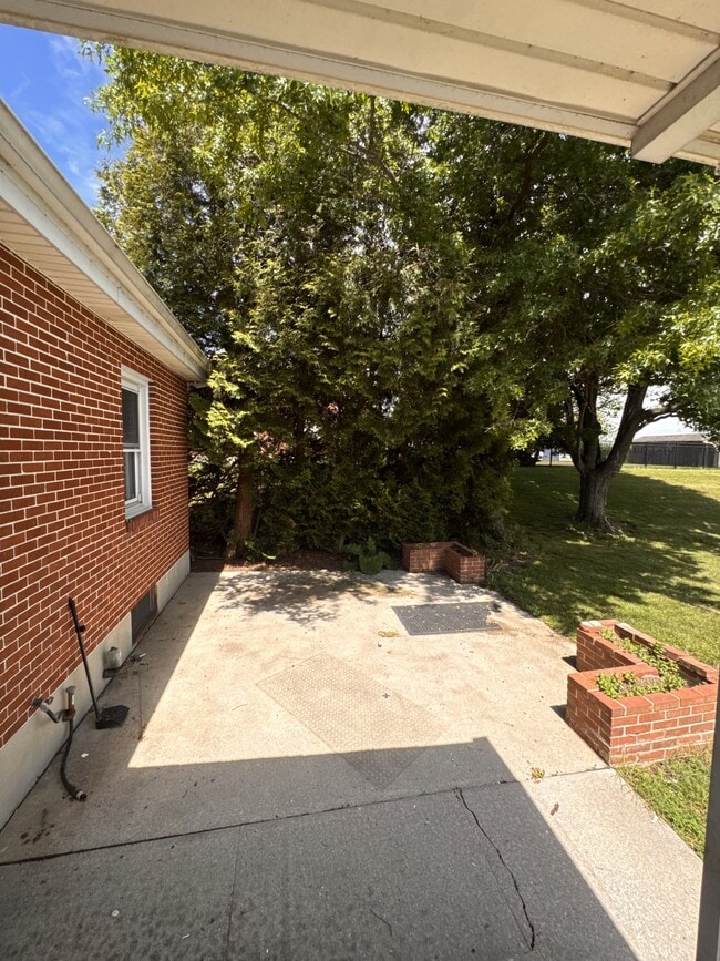 Building Photo - 10033 Jonestown Rd