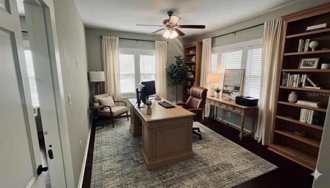 Building Photo - 403 S Albany Ave