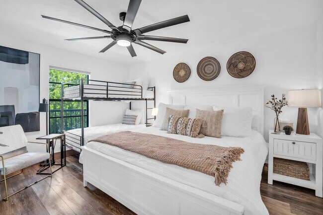 Building Photo - 600 Neapolitan Way