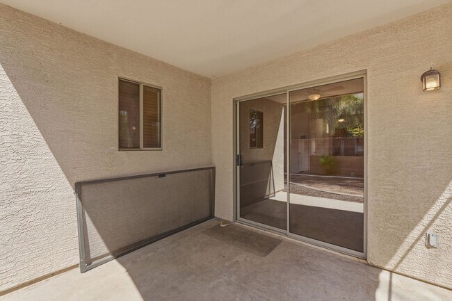 Building Photo - Single level home in Norterra on corner lot