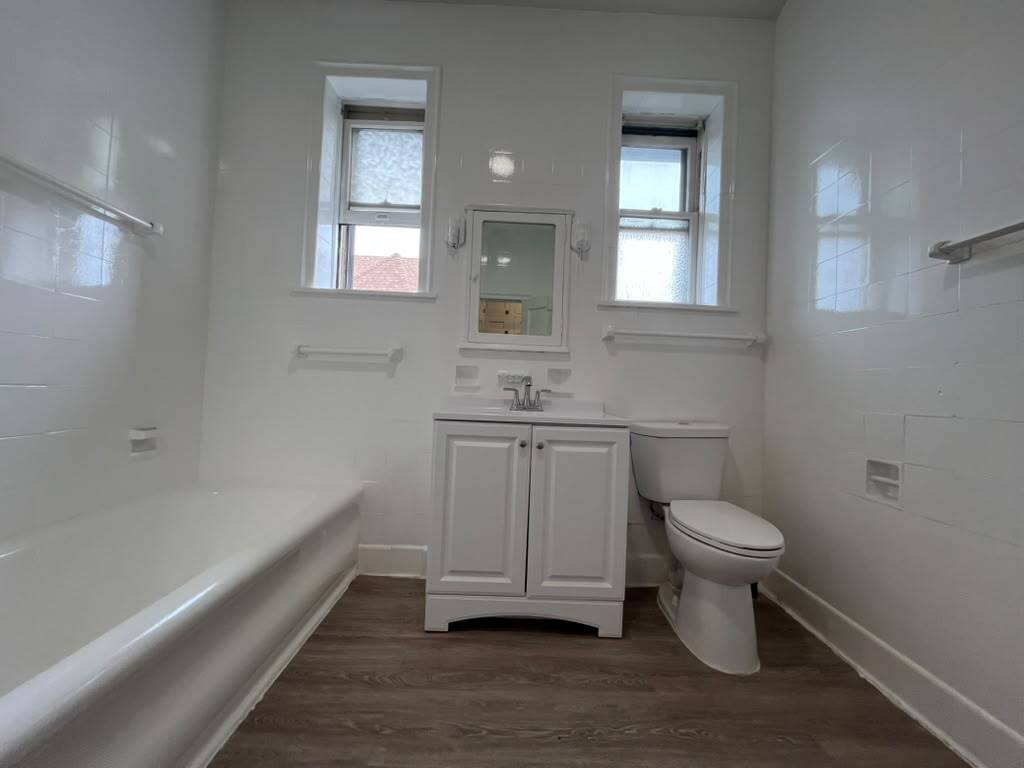 Building Photo - 735 Avenue C