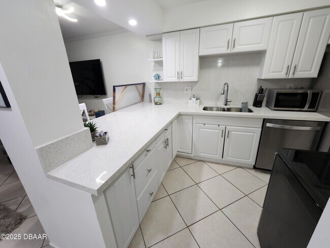 Building Photo - 2800 N Atlantic Ave