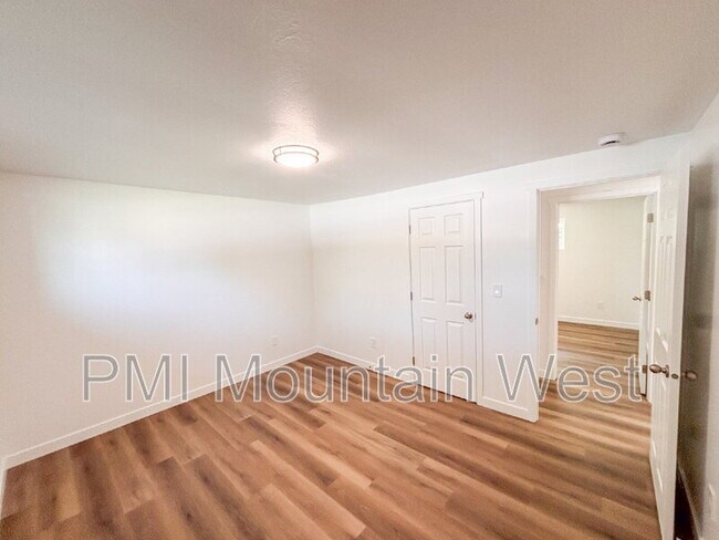 Building Photo - 1356 S 1000 W