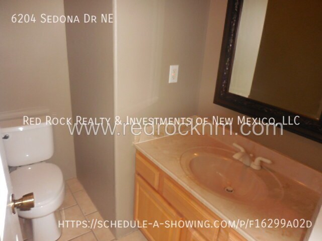 Building Photo - 6204 Sedona Dr NE