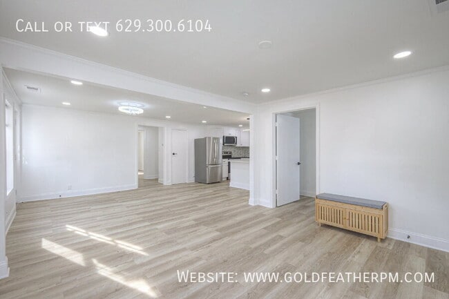 Building Photo - 1707 17th Ave N