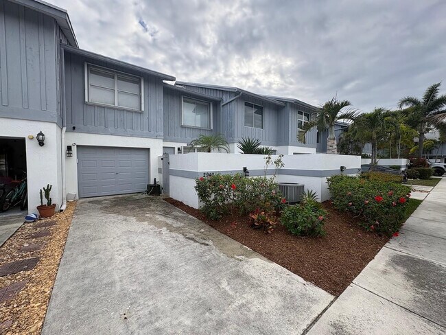 Building Photo - 2940 Florida Blvd
