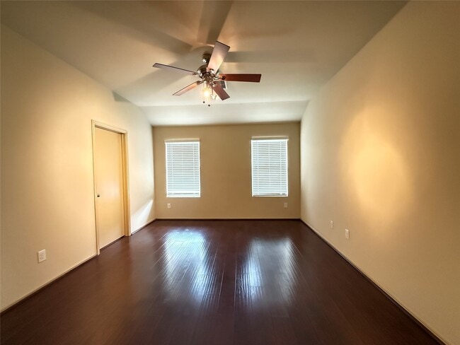 Building Photo - 24210 Silversmith Ln