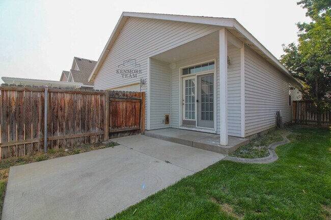 Building Photo - 3 Bedroom, 2 Bath Home in Pasco