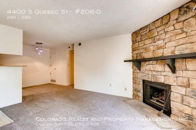 Building Photo - Cozy 2 Bedroom Condo In Denver Available NOW