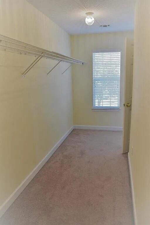 Building Photo - 823 Sugar Plum Ln
