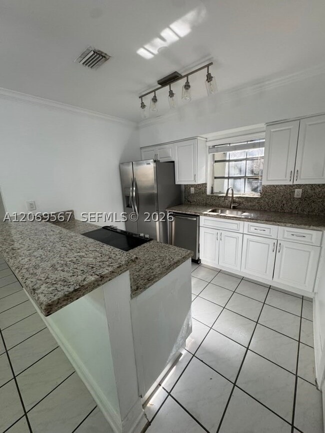 Building Photo - 828 Lorca St