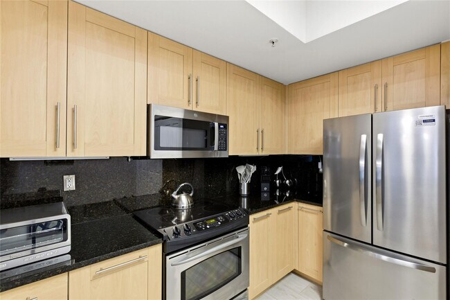 Building Photo - 511 SE 5 Ave