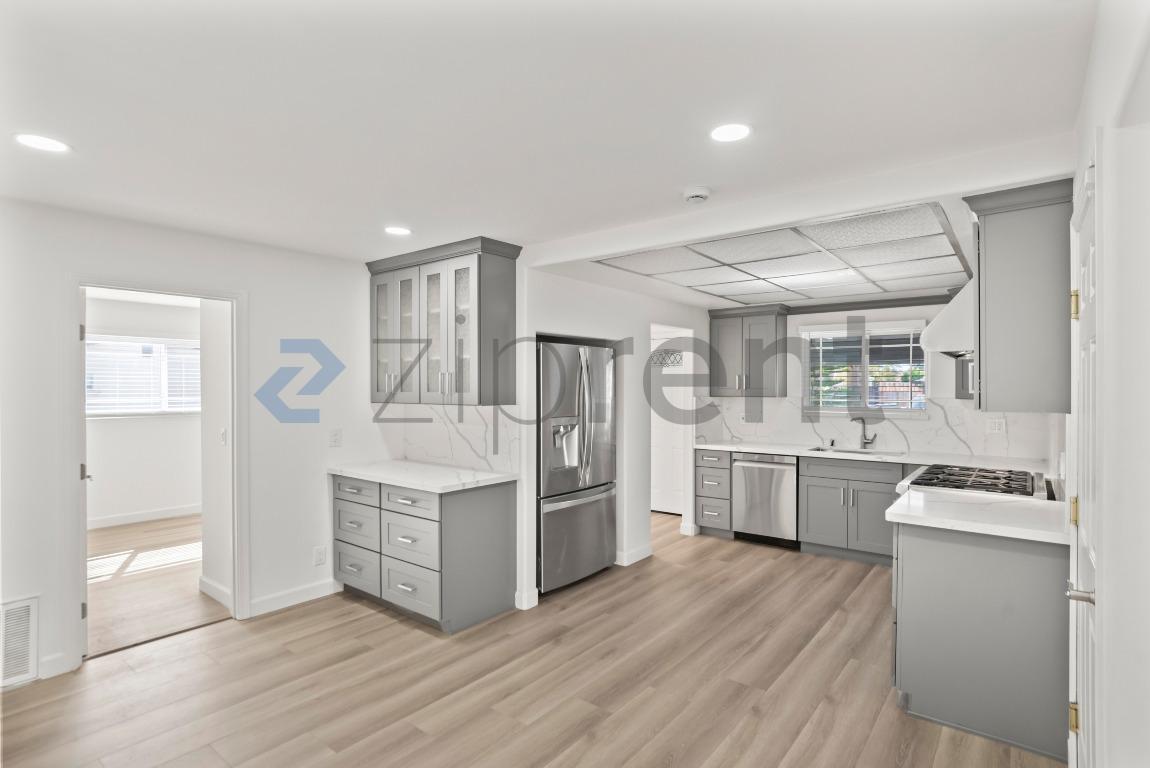 Building Photo - 3068 Nightingale Pl