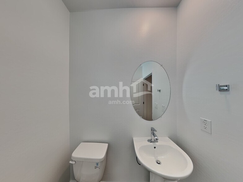 Building Photo - 9730 W Luxton Ln