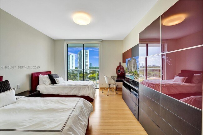 Building Photo - 20281 E Country Club Dr