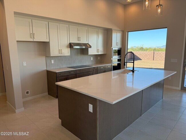 Building Photo - 5981 East Calle Agua Verde