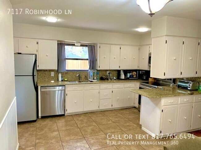 Building Photo - 7117 Robinhood Ln