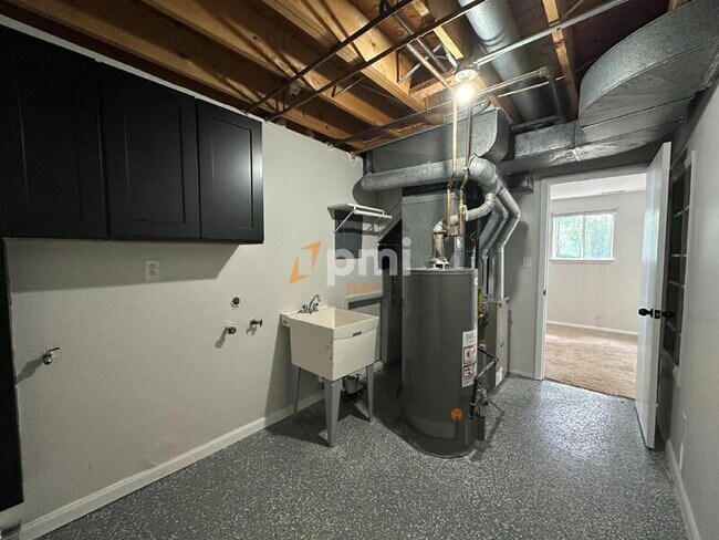 Building Photo - 9817 Fillmore St