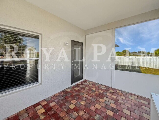 Building Photo - 906 Alfreda Ave