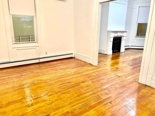 Primary Photo - 46 Prescott St