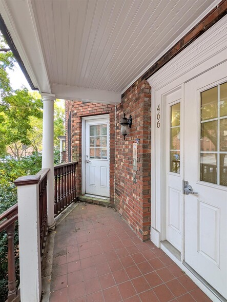 Building Photo - 470 Green St