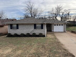 Building Photo - 1436 NE 34th St