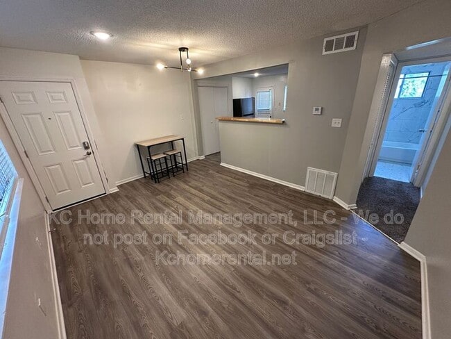Building Photo - 8449 Lowell Ave