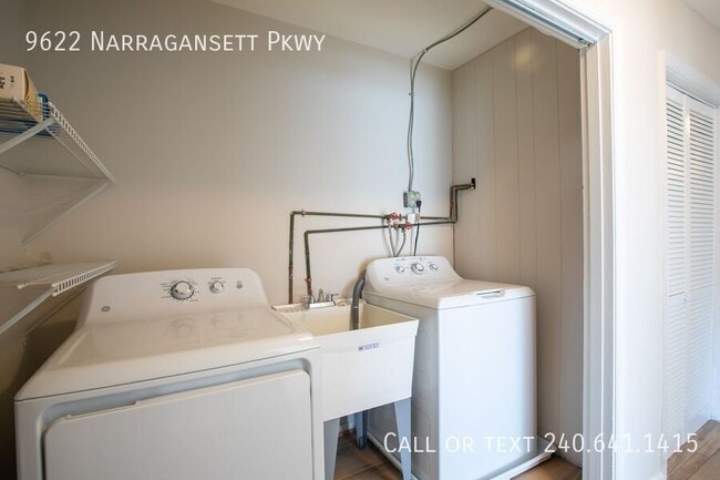 Building Photo - 9622 Narragansett Pkwy