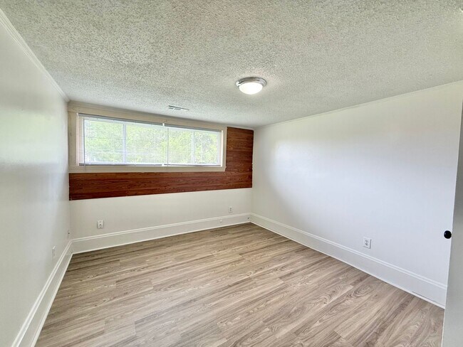 Building Photo - **OFFERING WAIVED APPLICATION FEES & $100 MOVE IN PROMOTION** Charming 3BD, 1BA Garner Condo Near...