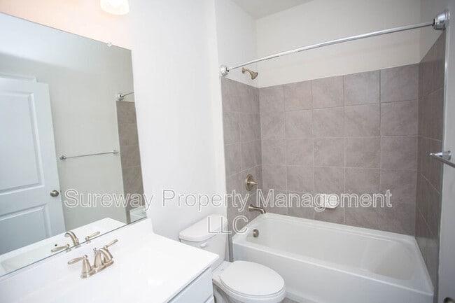 Building Photo - 13 Verona Ln