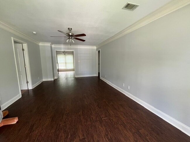 Building Photo - 120 Laurelwood Ct