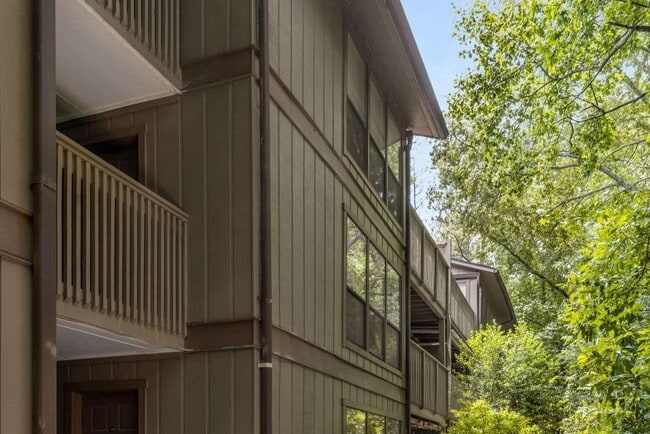 Building Photo - 1017 Dunbar Dr